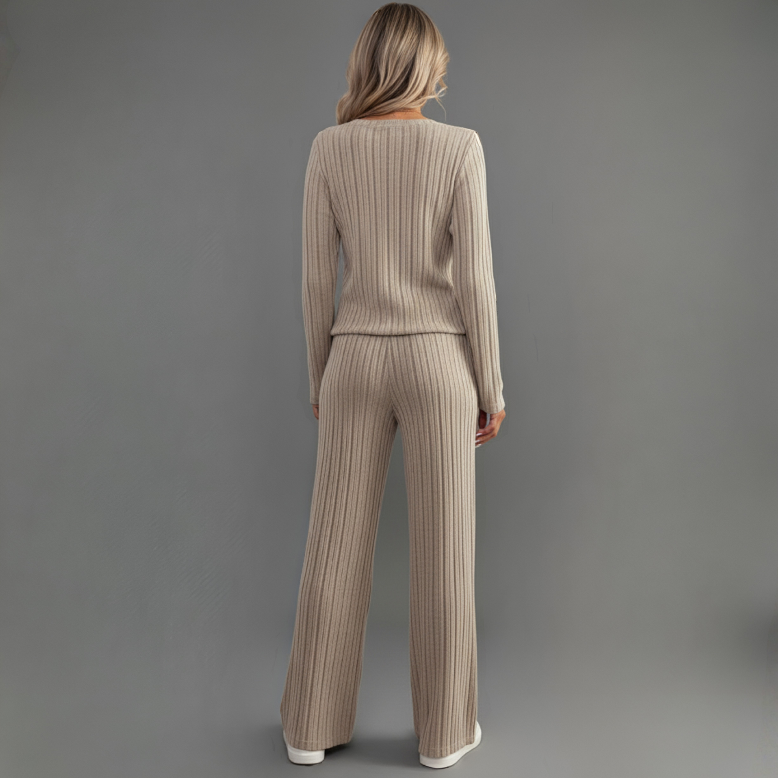 Long-sleeved blouse and pants set