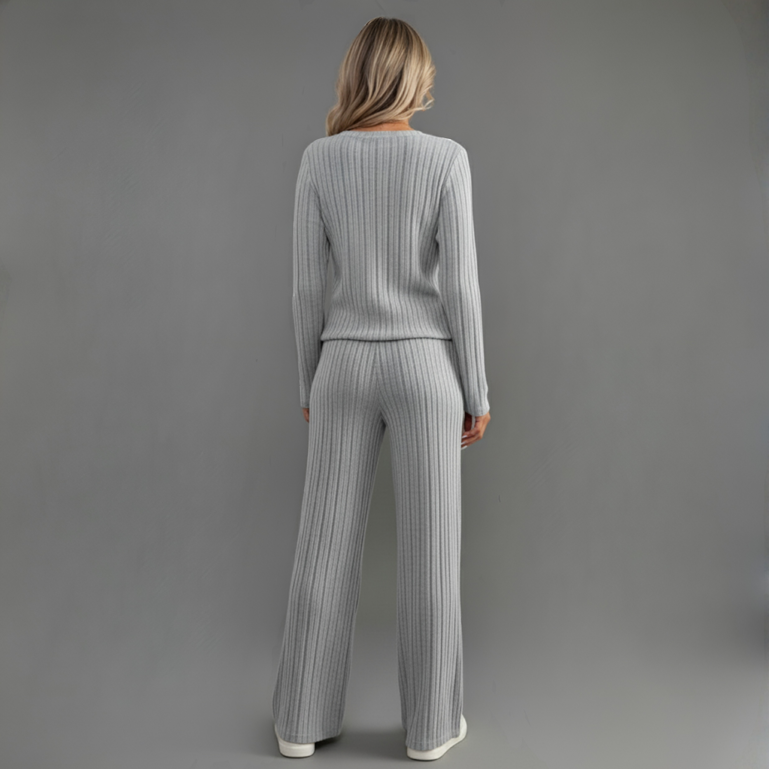 Long-sleeved blouse and pants set