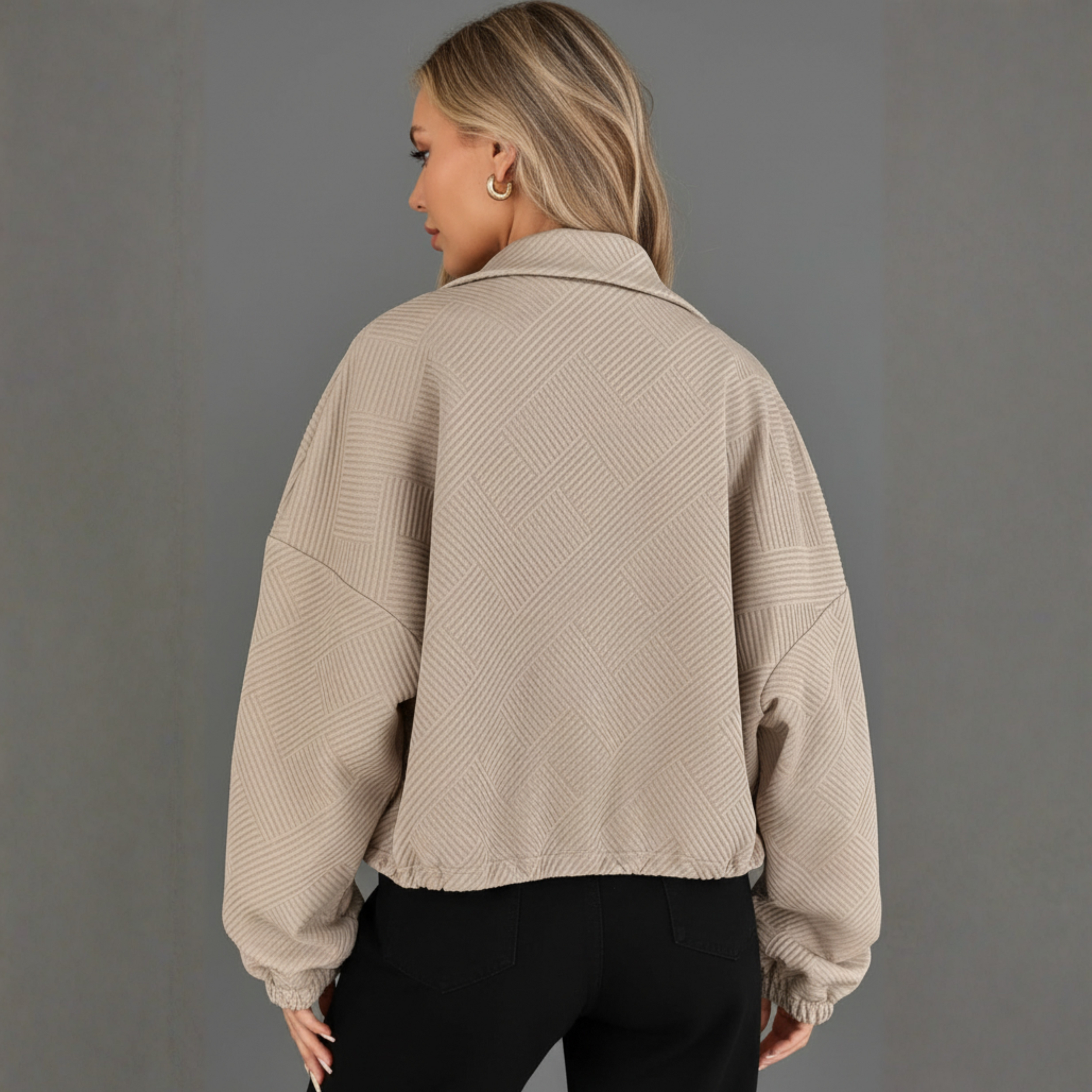 Long-sleeved textured coat