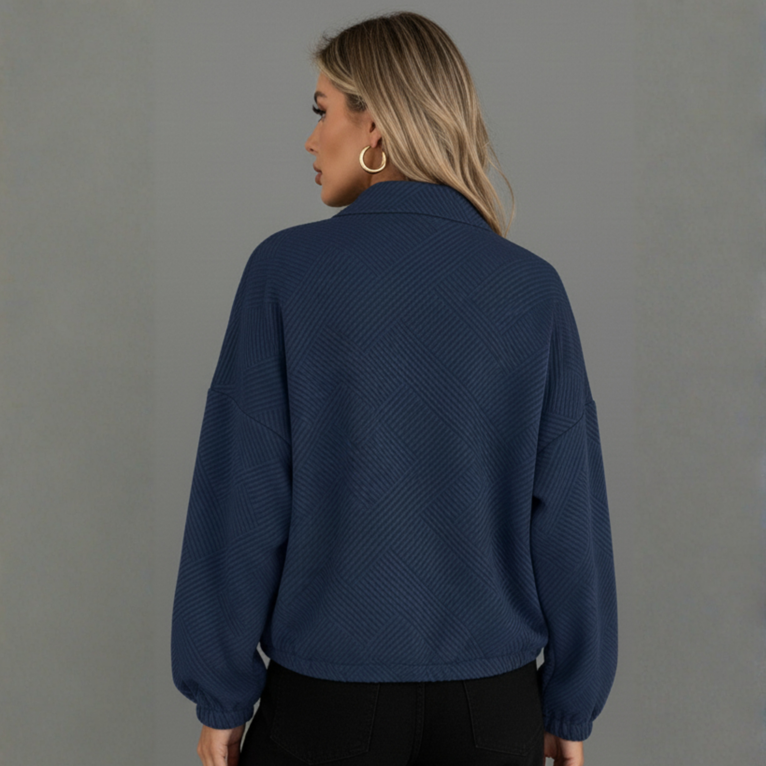 Long-sleeved textured coat